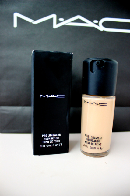 MAC Pro Longwear Foundation&nbsp;Review